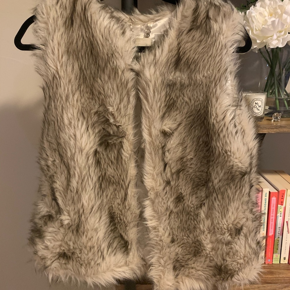 BB Dakota faux fur vest